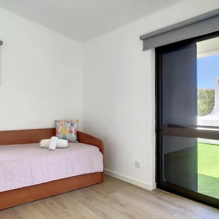 Palmeira Gale Αλμπουφέιρα